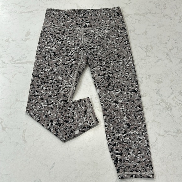 Athleta Elation Textured 7/8 Tight Leggings Meadow Decadent Chocolate Medium - Picture 9 of 16